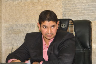 مدير بلدية كربلاء ينفي تصريحات المالكي ويعتبر العقود التي ابرمتها دائرته مع عدد من الشركات قانونية