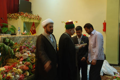 العتبة الحسينية المقدسة تساهم بتزويج عدد من الشباب احتفاء باعياد الربيع