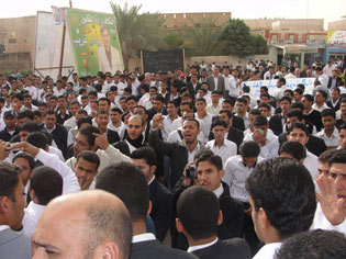 طلبة من جامعة كربلاء : رئاسة الجامعة لم تفي بوعودها اتجاهنا ولاتحسين للخدمات داخل الجامعة