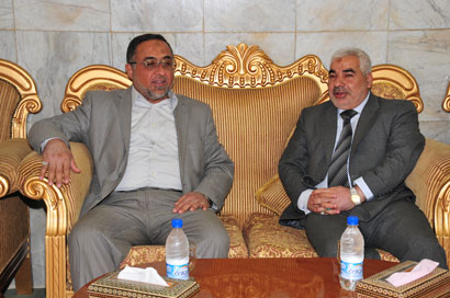 إنشاء مطابخ مركزية ضخمة للزائرين على محاور مدينة كربلاء الثلاث واقامة نصب في مقام المهدي والمكتبة المركزية