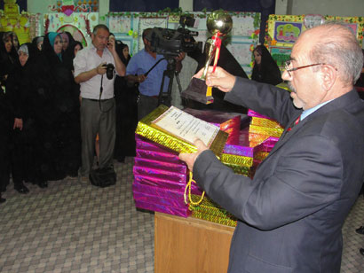 بطيئي التعلم في كربلاء يقيمون معرضا للرسوم والوسائل التوضيحية