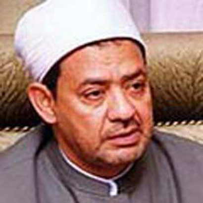 استقالة شيخ الأزهر من الحزب الحاكم