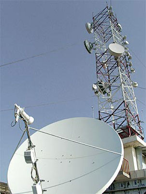 عناصر ارهابية تفجر إحدى أبراج الاتصالات بعبوة ناسفة غربي بغداد