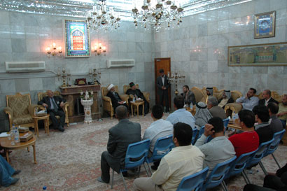 وفد من ناحية الإسكندرية يزور العتبة الحسينية ويؤكد ان جوامعنا وحسينياتنا بقيت على حالها من دون تطوير