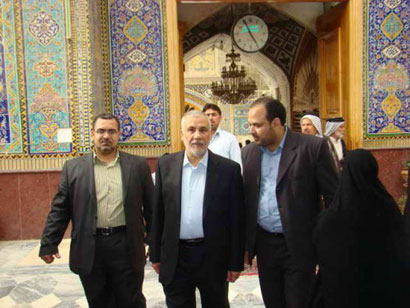 عبد الفلاح السوداني يزور مرقد الإمام علي بن أبي طالب (عليه السلام ) ويتجول بأسواق النجف