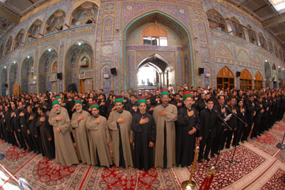 الكربلائيون يحييون ذكرى شهادة السيدة فاطمة الزهراء (عليها السلام )