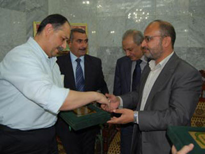 السفير المصري في العراق يزور العتبة العباسية ويدعو العالم العربي لزيارة كربلاء الشهادة