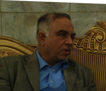 وزير الحوار الوطني يبحث في كربلاء سبل تعويض الشهداء والجرحى وأصحاب المباني المتضررين من تفجيرات آذار