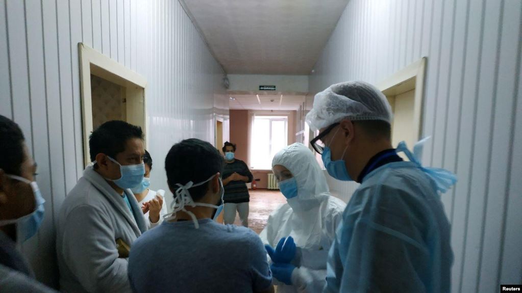 "كورونا" ليس مرضا قاتلا.. وتوقعات بانحسار انتشاره مع دخول الصيف