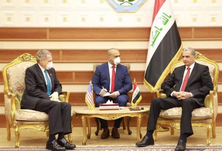 وزير الداخلية عثمان الغانمي يستقبل السفير الأميركي