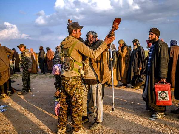 الخطر على الحدود العراقية .. هروب عدد من الدواعش المحتجزين في سجن الهول بالحسكة