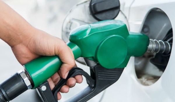 ايران تجني مليار دولار من تصدير البنزين لعدد من الدول من بينها العراق