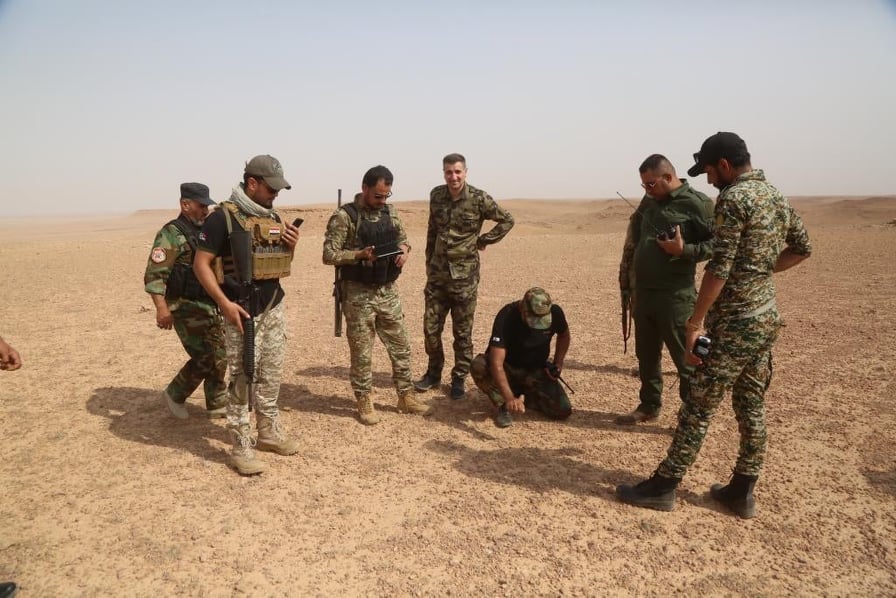 خمسة الوية من الحشد الشعبي تطهر مئات الكيلو مترات وتدمر مضافت لداعش ضمن قاطع الانبار ولليوم الثاني