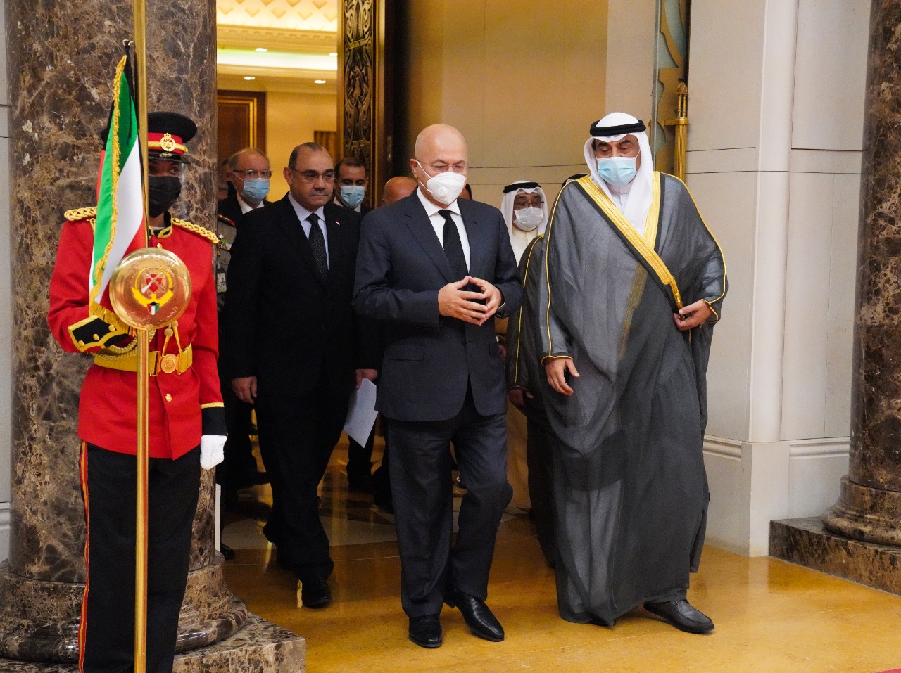 صور:رئيس الجمهورية يصل الى الكويت لتقديم التعازي بوفاة الشيخ صباح الاحمد الصباح