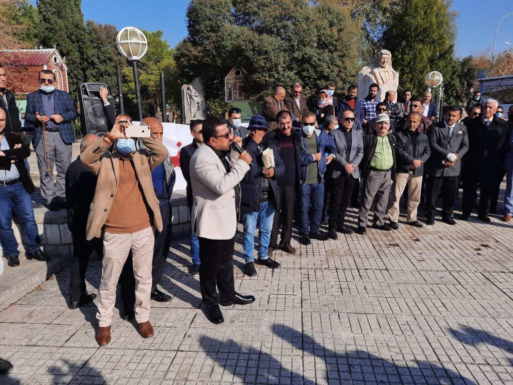 بالصور.:موظفوالسليمانية يطالبون بصرف رواتبهم