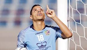 لاعب يسجل 8 أهداف في لقاء واحد بالكويت