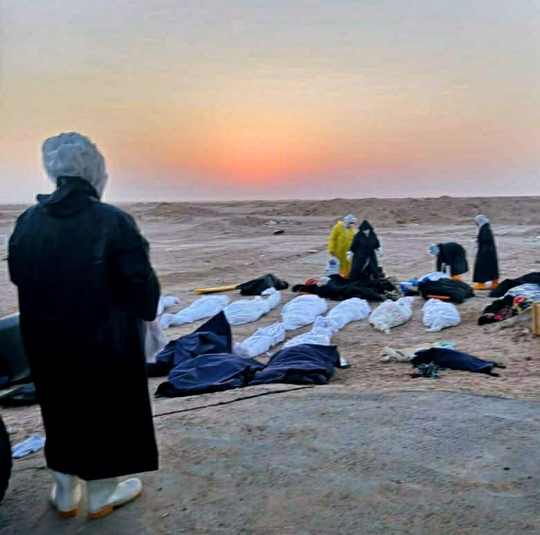 بالصور:مبلغات العتبة الحسينية شاركن في دفن وتغسيل المتوفيات بفايروس كورونا