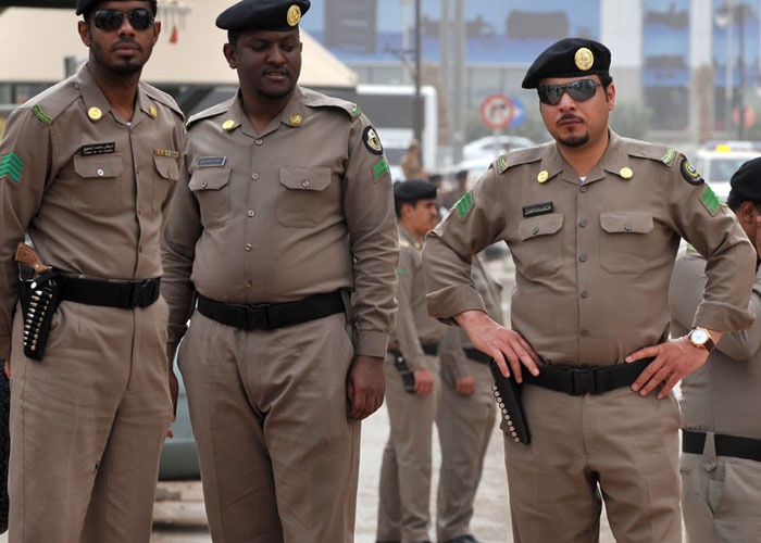 مقتل شرطيين سعوديين بالرصاص