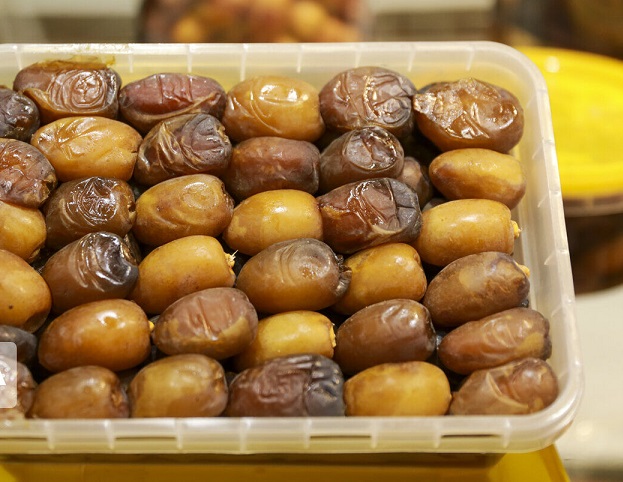 ايران تصدر 130 طن من دبس التمر الى العراق