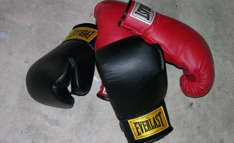 مقتل ملاكم عراقي طعنا داخل منزله