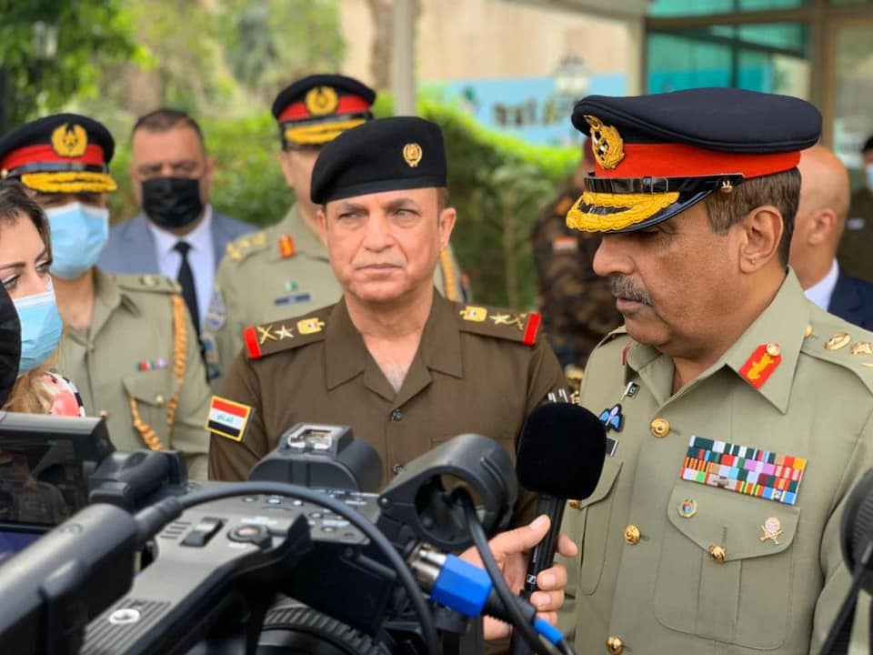 بالصور:رئيس أركان الجيش الباكستاني يزور جامعة الدفاع للدراسات العسكرية العليا