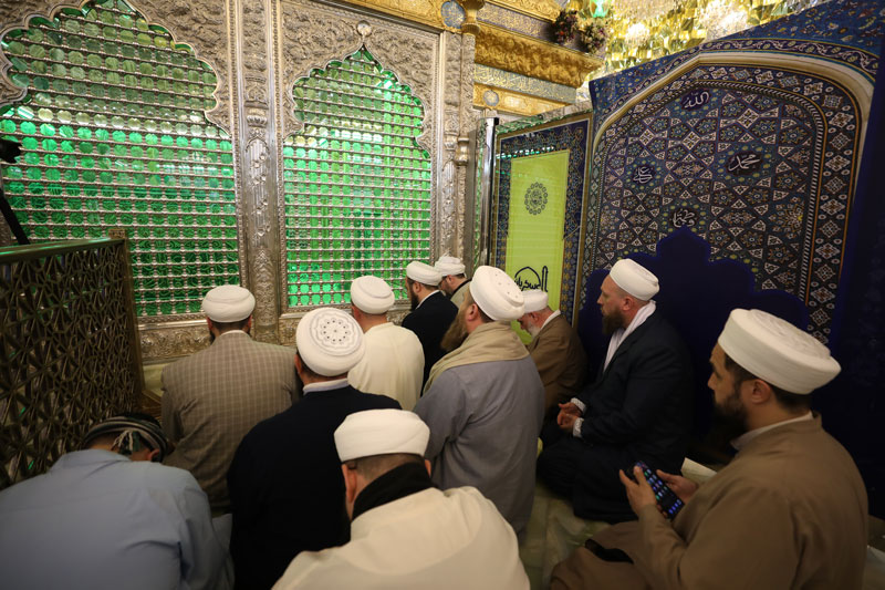 بالصور:علماء من اهل السنة والجماعة في تركيا يتشرفون بزيارة مرقد الامامين العسكريين في سامراء
