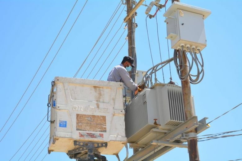 كهرباء كربلاء: المباشرة باستحداث (14) مغذي جديد لفك اختناق التيار الكهربائي في احياء المحافظة
