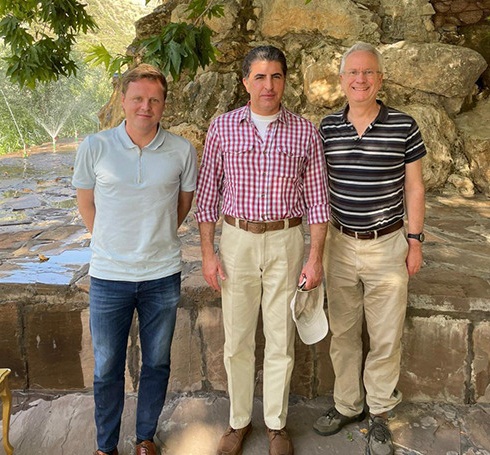 السفير البريطاني يودع العراق بجولة ببارزان مع رئيس الاقليم: سأعود قريباً