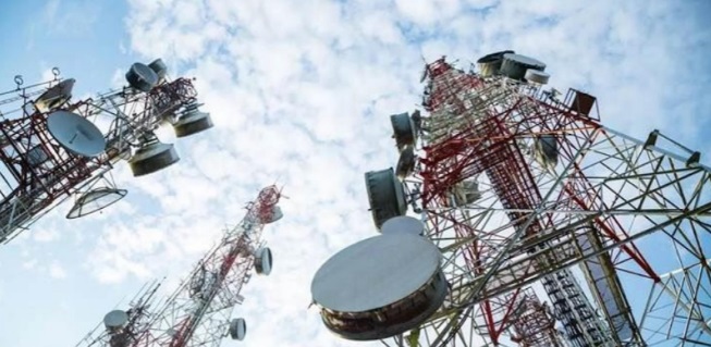 الاتصالات تطلق خدمة الإنترنت المجاني في أربع مناطق ببغداد