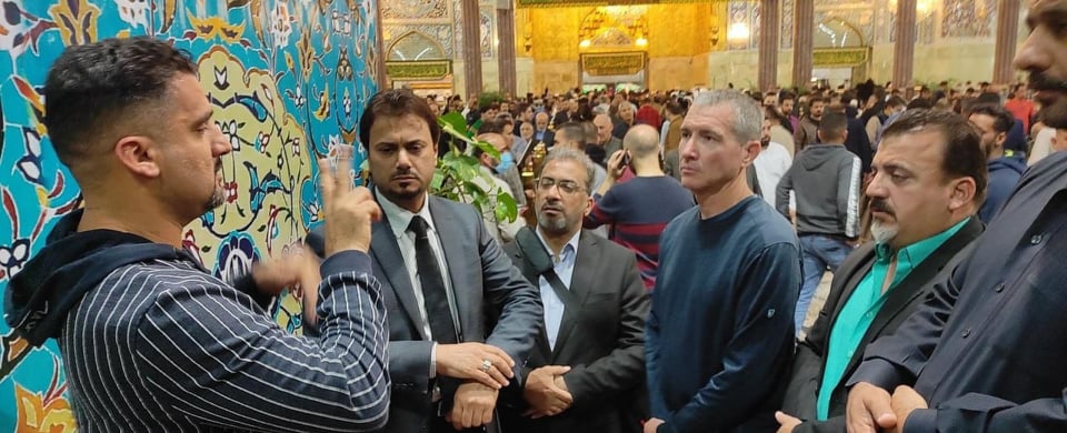 بعد زيارته 90 دولة مسؤول في شركة السوشل ميديا يصل كربلاء لتوثيق معالمها التاريخية ..صور