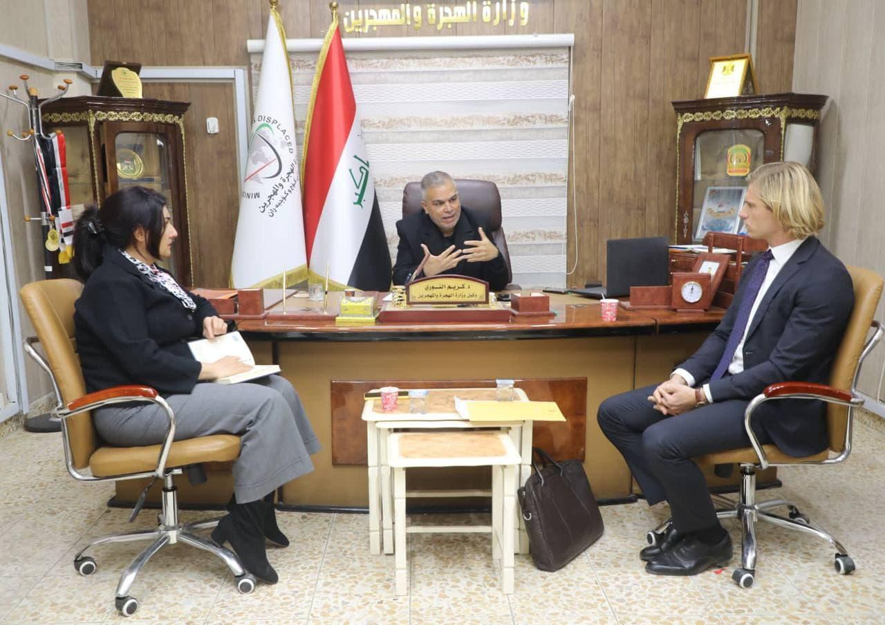 بعد استلامها المقترحات الالمانية.. الهجرة العراقية تتباحث مع مسؤول الملف السياسي في السفارة الألمانية  ملف اللاجئين العراقيين٠