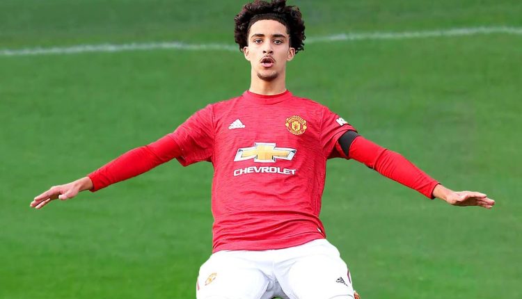 صحيفة اسبانية تنشر تقريراً مفصلاً عن نجم العراق المحترف في مانشستر يونايتد