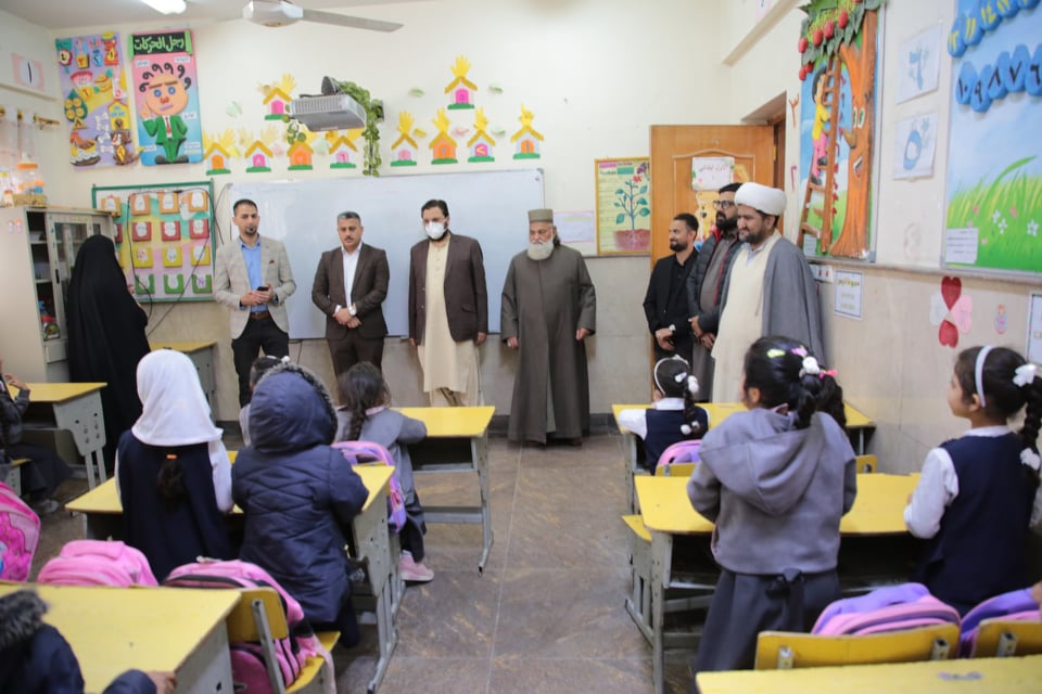 كربلاء :وفد باكستاني يزور العتبة الحسينية ويطلع على الخدمات التي تقدمها لطلبة مدارس الأيتام (مصور)