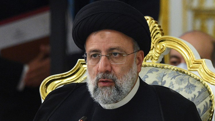 الرئيس الايراني يؤكد ان بلاده تستضيف 4 ملايين لاجئ أفغاني وان الأوروبيون لم يقدّموا لهم أي مساعدات