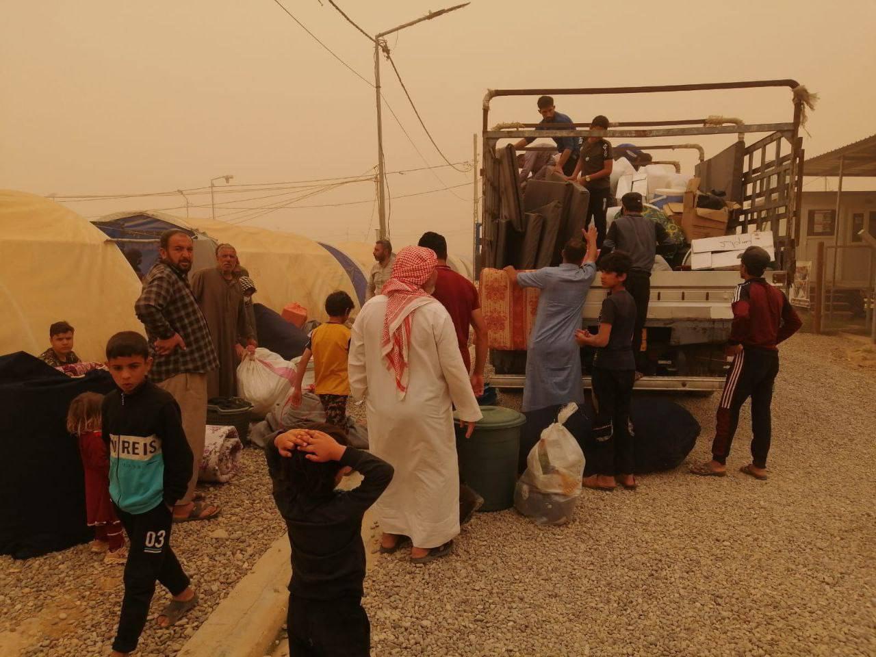 بالصور:عودة 87 نازحاً من مخيمات نينوى إلى الأنبار