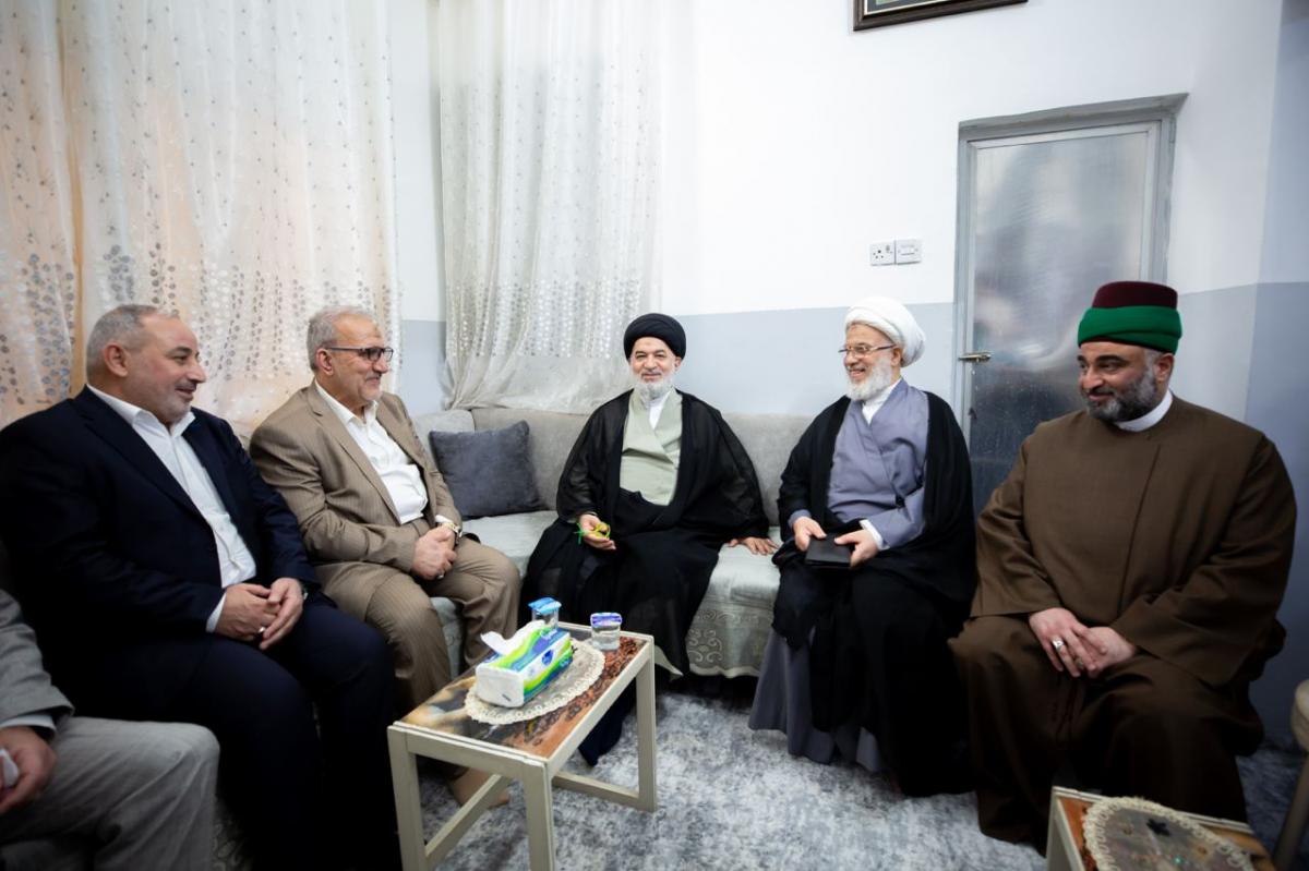 السيد الصافي يزور الشيخ الكربلائي بمناسبة عيد الفطر