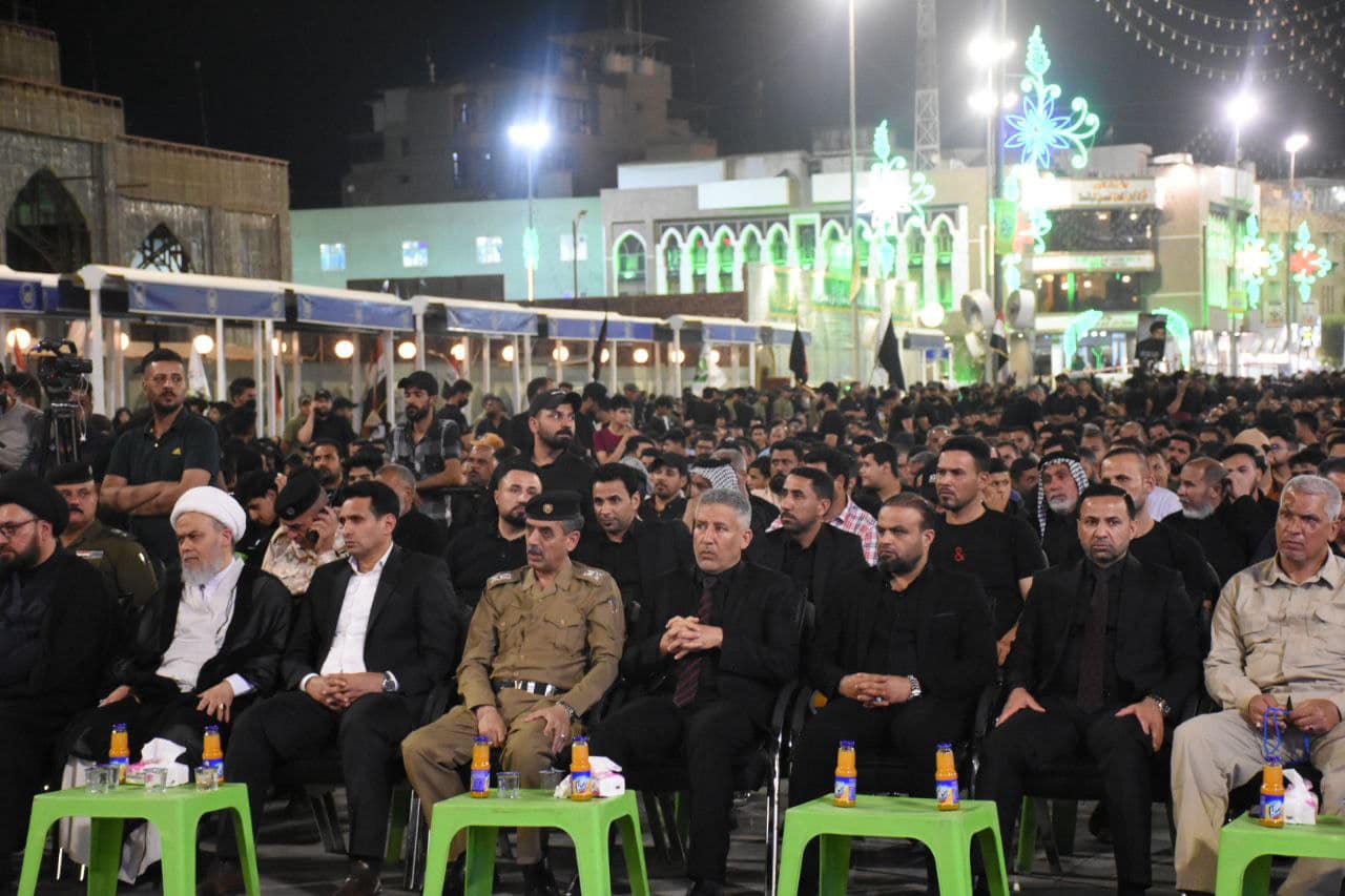 بالصور:انصار التيار الصدري بكربلاءيحيون ذكرى استشهاد السيد محمد صادق الصدر في صحن العقيلة زينب قرب الحرم الحسيني