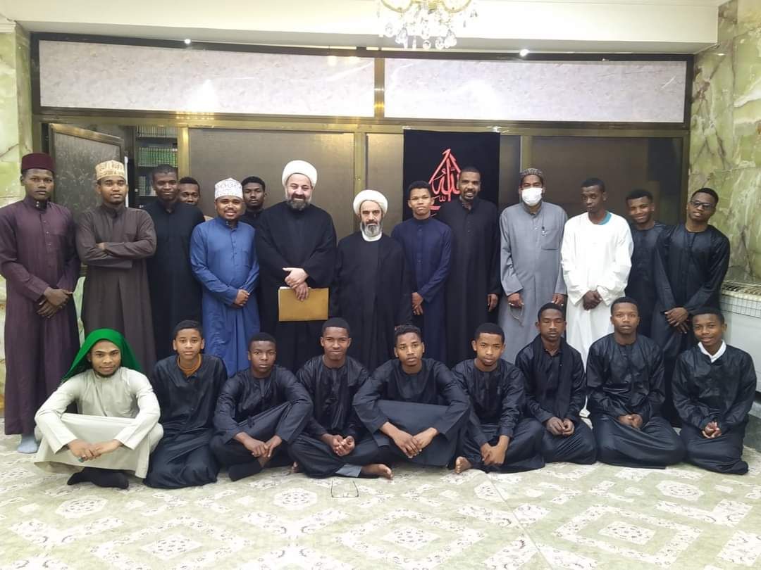 العتبة الحسينية المقدسة تستقبل وفد الطلبة المتفوقين من دولة مدغشقر