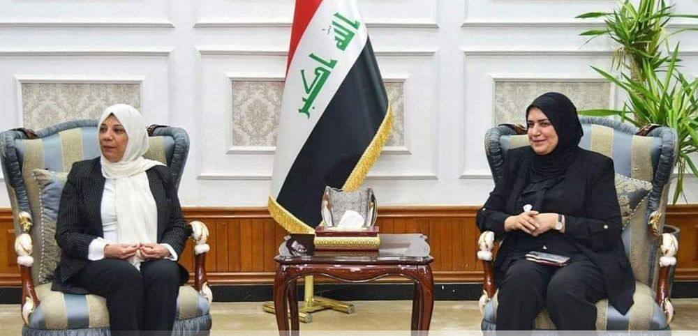 طيف سامي تتسلم مهامها وزيرا للمالية