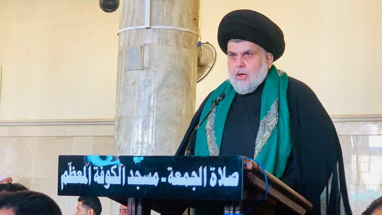 بالصور:الصدر في مسجد الكوفة