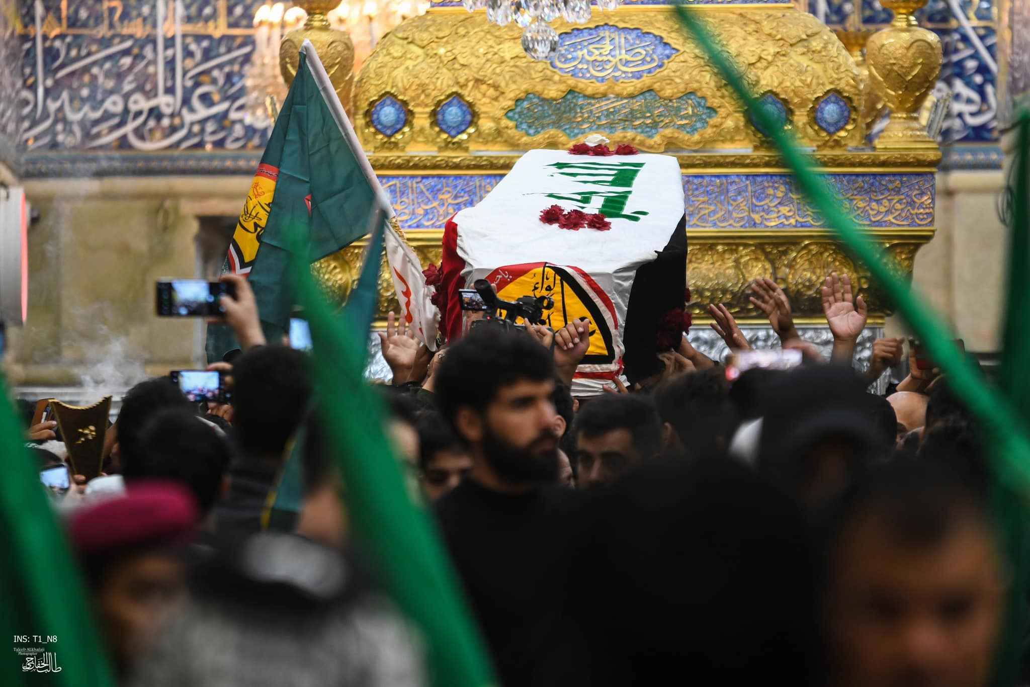 فيديو:تشييع مهيب لقائد في لواء علي الاكبر وممثل السيستاني يصلي على جثمانه