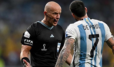 فيفا يعلن طاقم تحكيم نهائي المونديال