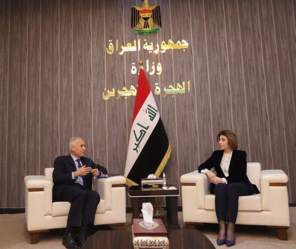 وزير الهجرة تبحث مع نائب الممثل الخاص للأمم المتحدة للشؤون الإنسانية خطة الوزارة لعودة النازحين