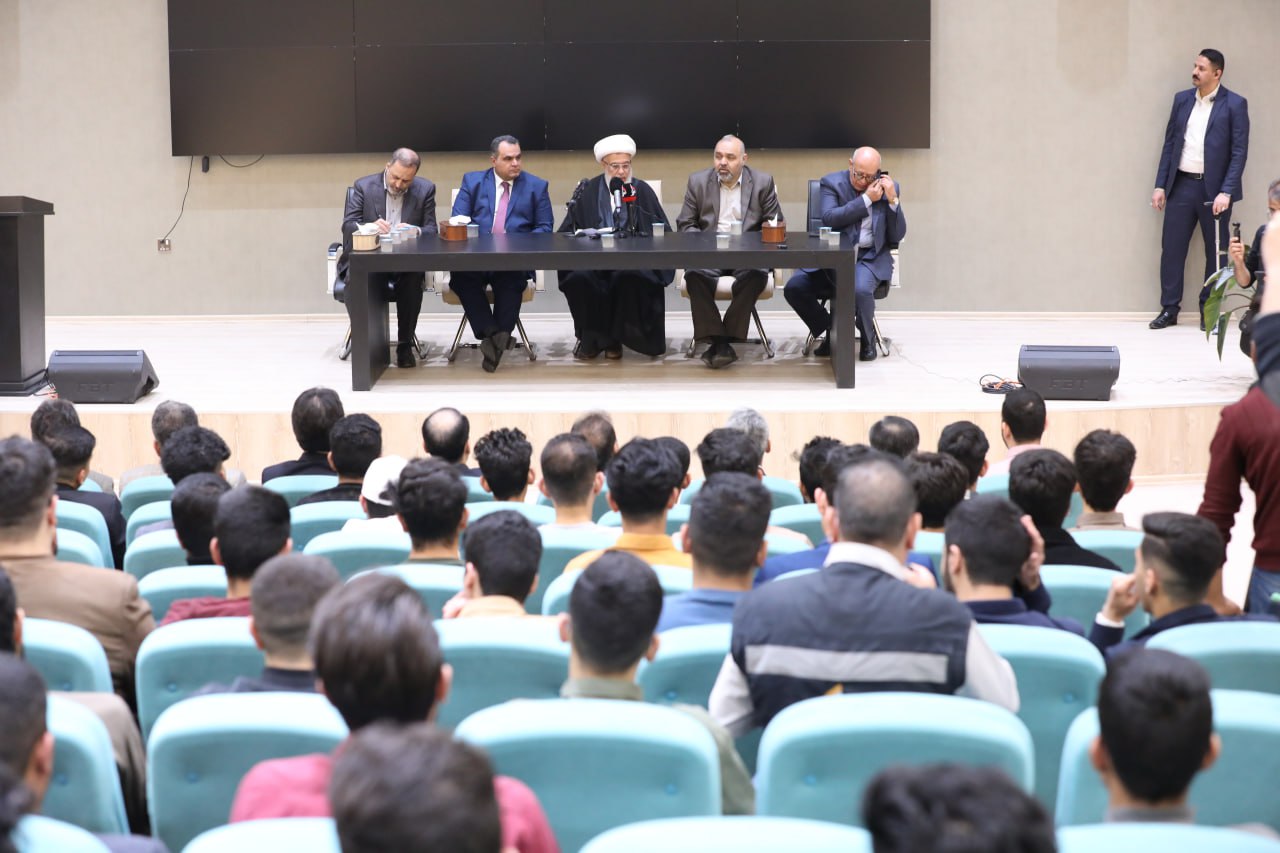 بالصور:خلال حديثه مع طلبة جامعة السبطين الطبية :ممثل السيستاني يدعو الى الطبيب "الانسان"