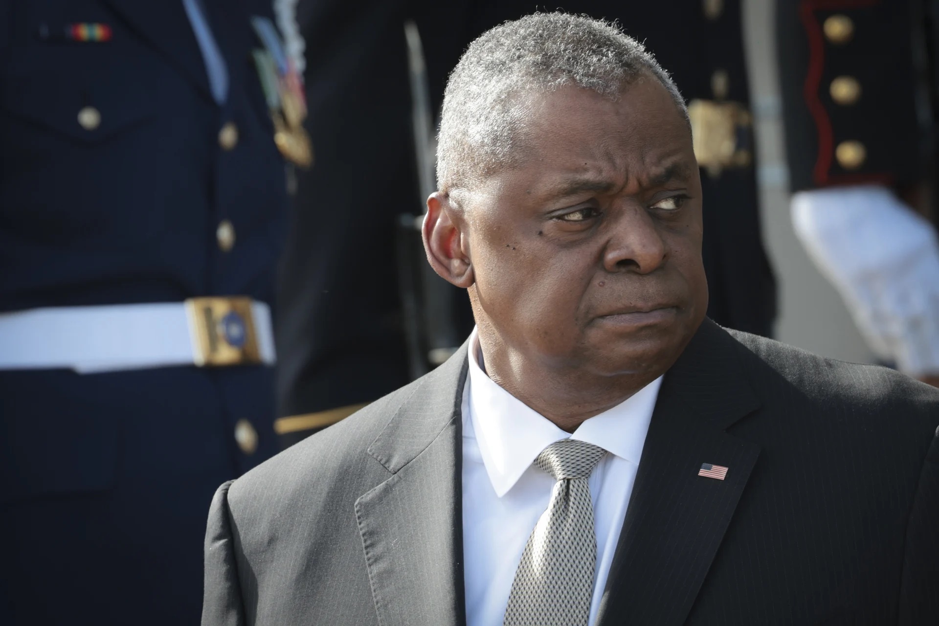 وزير الدفاع الأمريكي يجري زيارة غير معلنة للعراق وسيجتمع مع السوداني