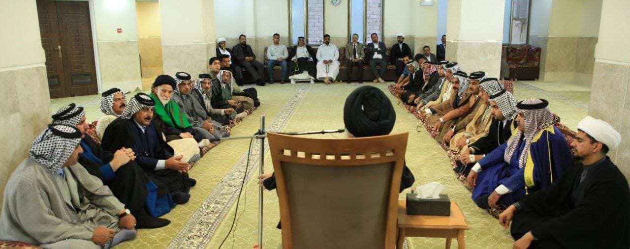 اية الله المدرسي يستقبل وفداً من عشائر كربلاء والأنبار ويؤكد على ضرورة الإلتزام بالوحدة والتعايش السلمي