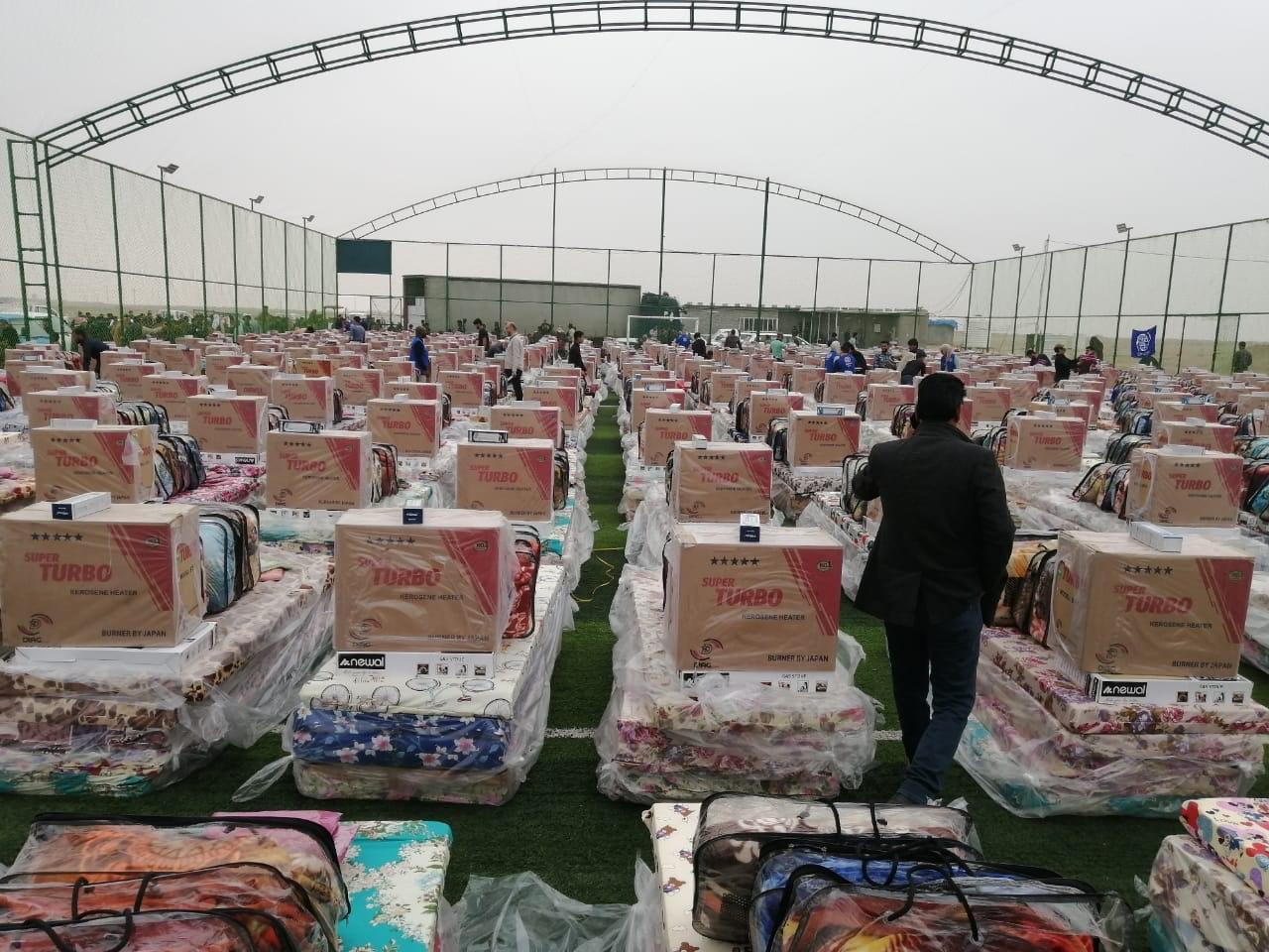 هجرة الانبار توزع مساعدات عينية بين (400) أسرة نازحة في عشوائيات بزيبز