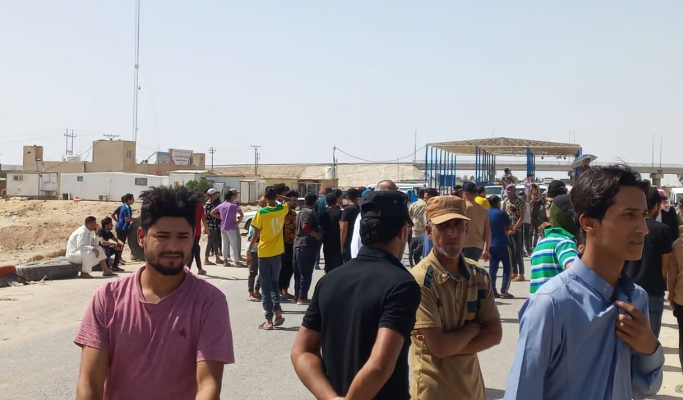 كربلاء:تظاهرات احتجاجية في منطقة الحر وقطع طريق الرزازة بالاطارات بسبب شح المياه