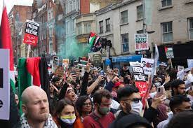 تظاهرة غاضبة أمام سفارة إسرائيل في لندن احتجاجا على اقتحام الاقصي