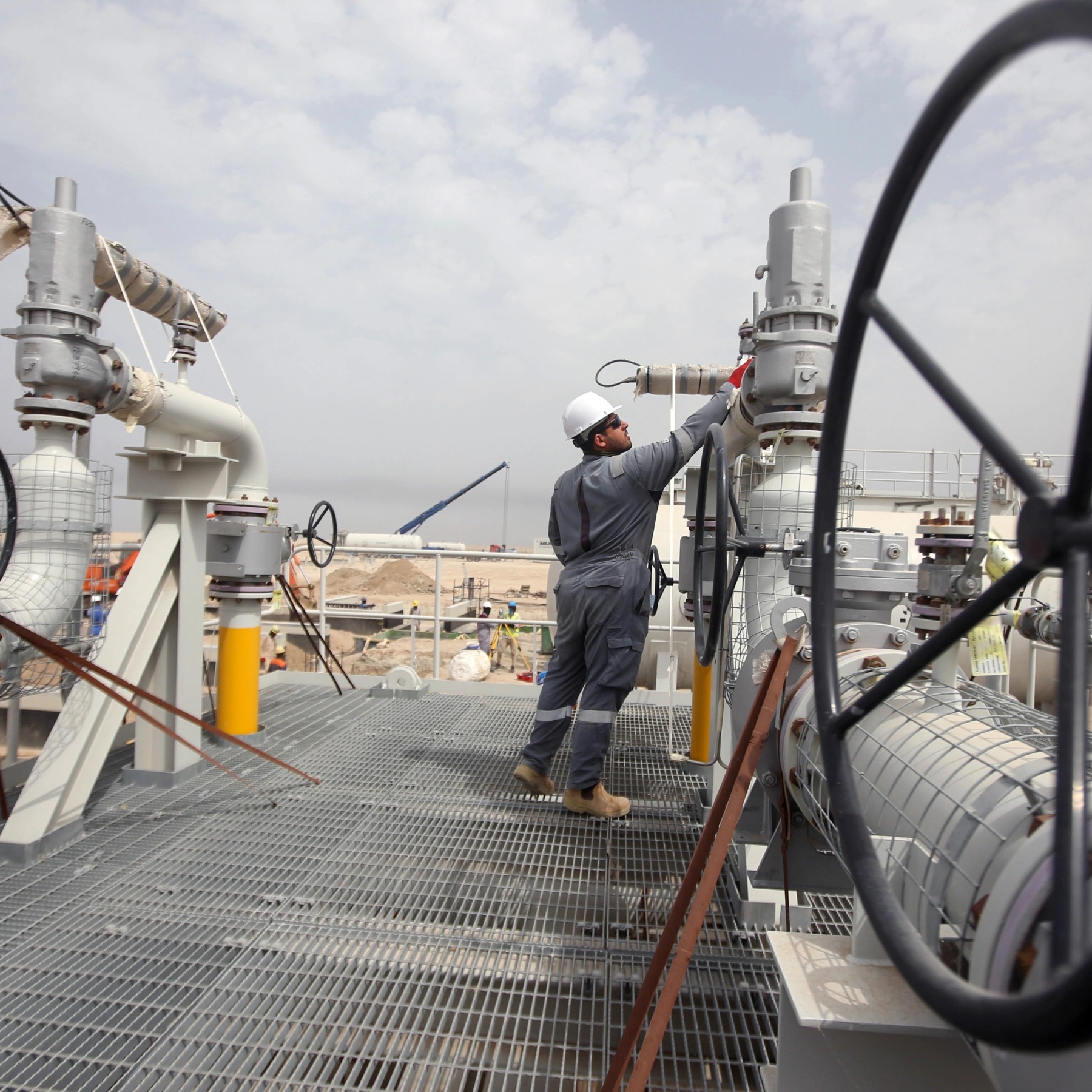 يضيف تصفية (20) الف برميل يوميا النفط: تعلن اعادة تأهيل وحدة الازمرة في مصافي الشمال